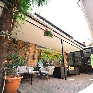 3* Hotel Phaliashvili